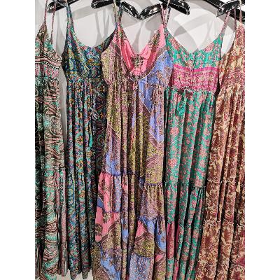 Robe dos nu Gigi